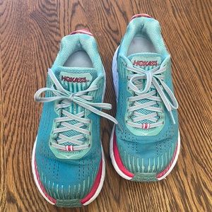 Hoka clifton 5 size 7